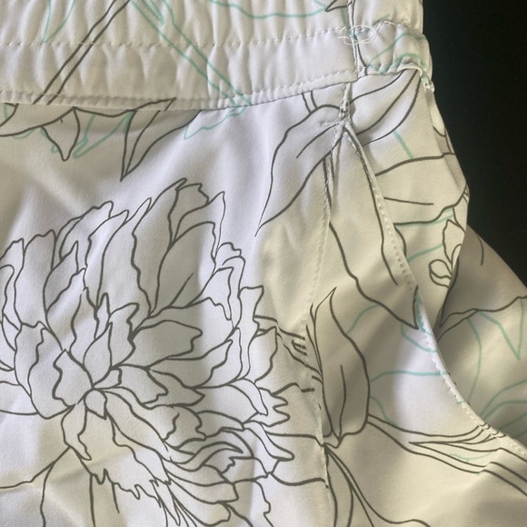 Columbia White w Tropical Flowers sz Sm fits like medium - Picture 8 of 13
